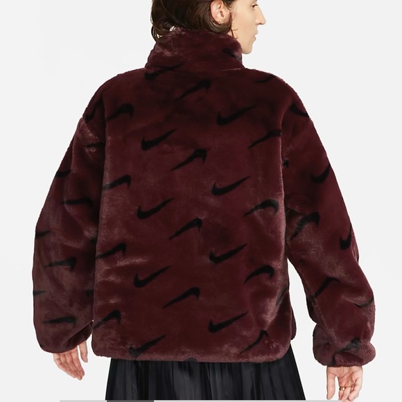 Nike Printed Faux Fur Jacket - Picture 10 of 11